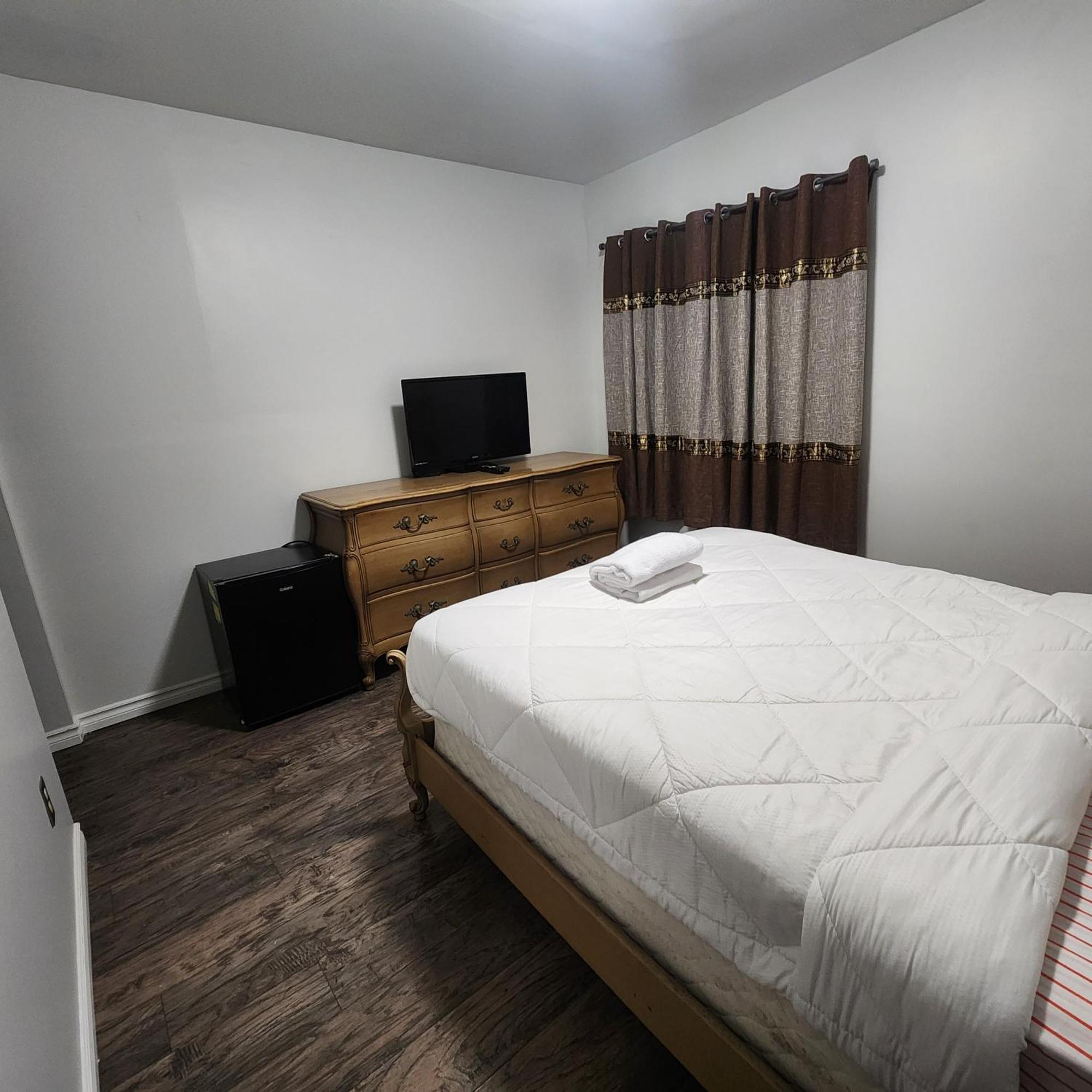 Earthquest Lodge Port Burwell Экстерьер фото