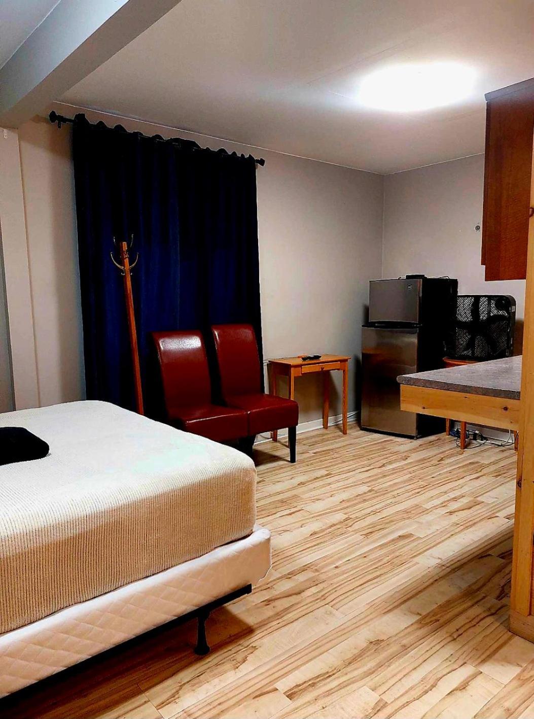 Earthquest Lodge Port Burwell Экстерьер фото