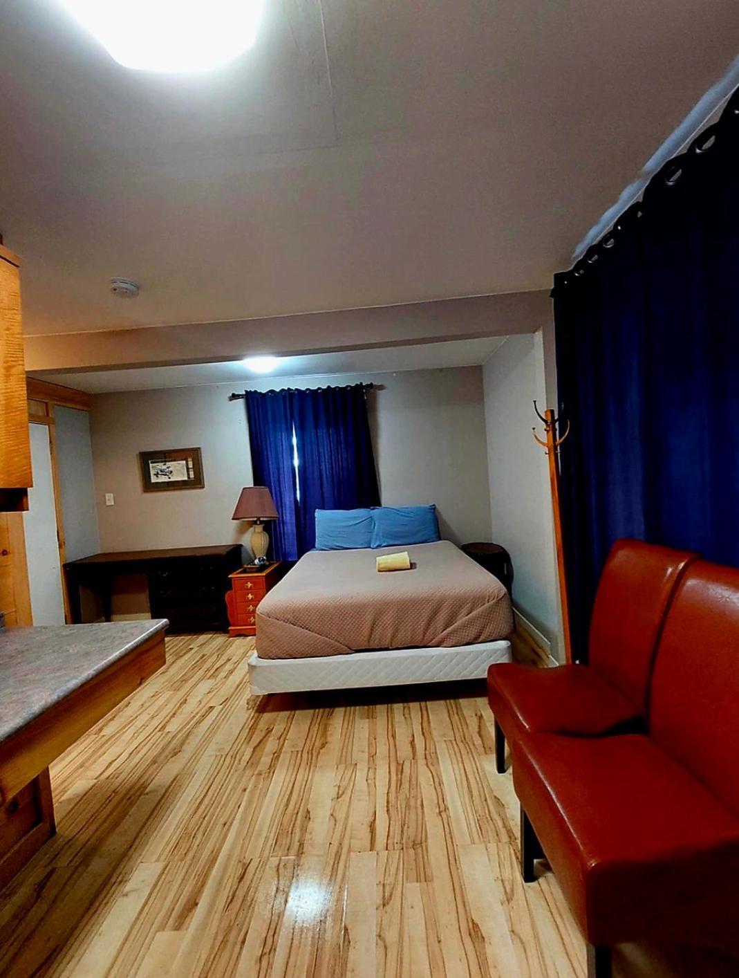Earthquest Lodge Port Burwell Экстерьер фото